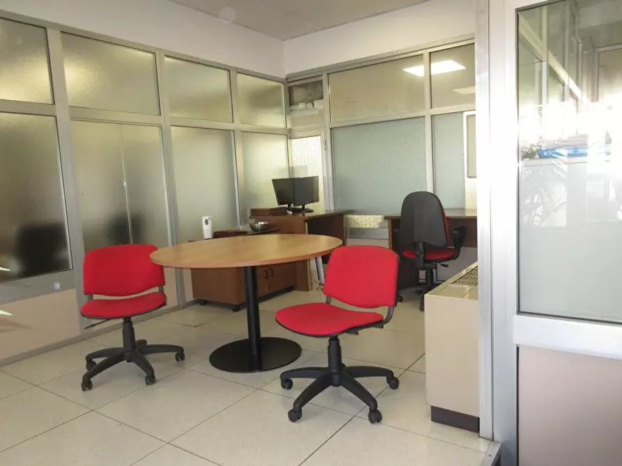 Immagine 4 di Negozio in vendita  15 a Nichelino