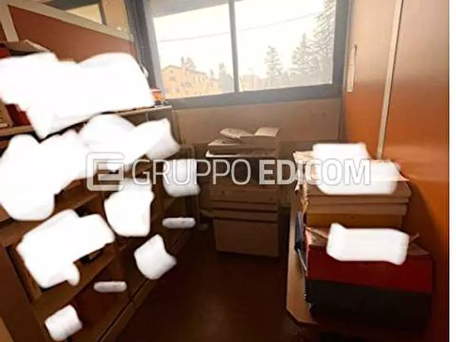 Immagine 7 di Negozio in vendita  a Fiesso D'artico