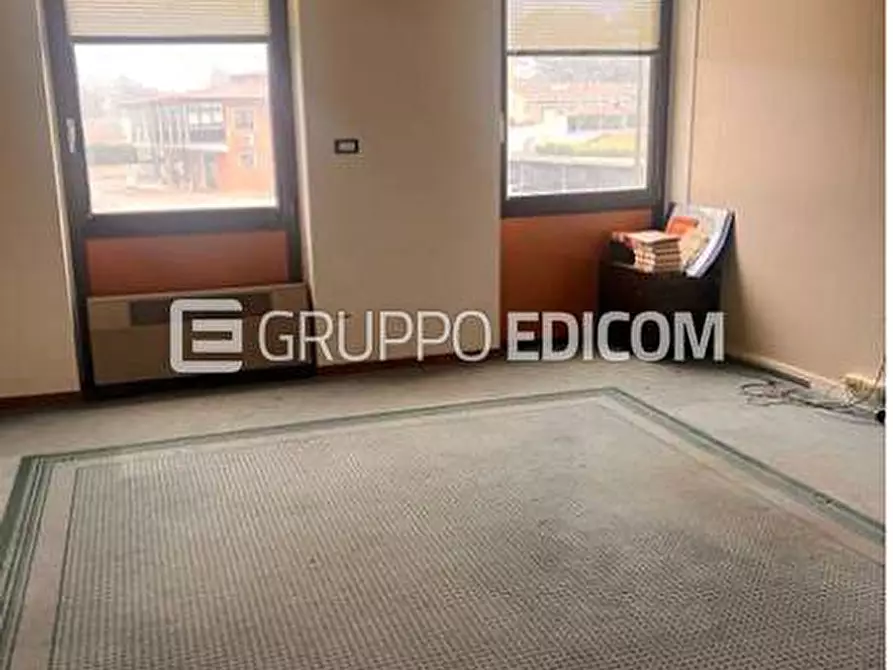 Immagine 8 di Negozio in vendita  a Fiesso D'artico