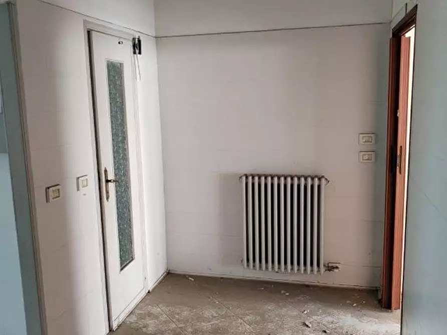 Immagine 9 di Negozio in vendita  18/F a Susa