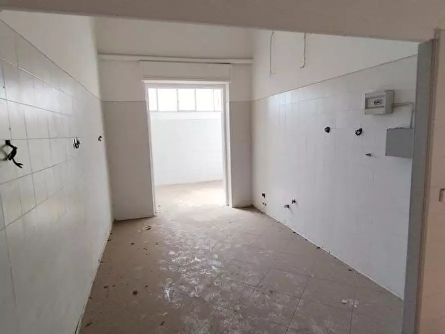 Immagine 10 di Negozio in vendita  18/F a Susa