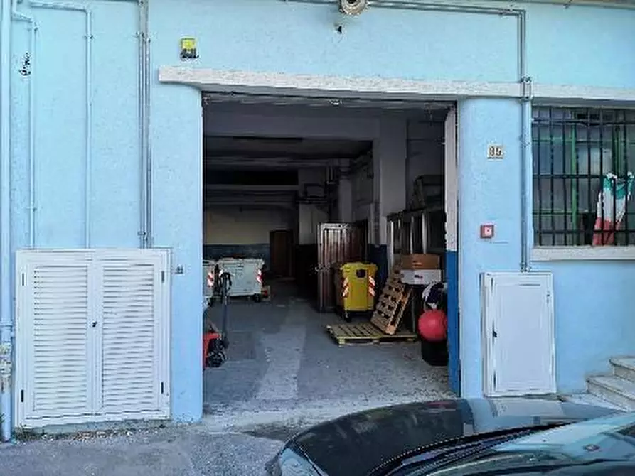 Immagine 10 di Negozio in vendita  85 - 96 - 97 - 88 a Ceriale