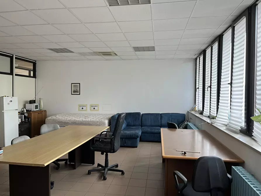 Immagine 5 di Negozio in vendita  128/23 a Torino