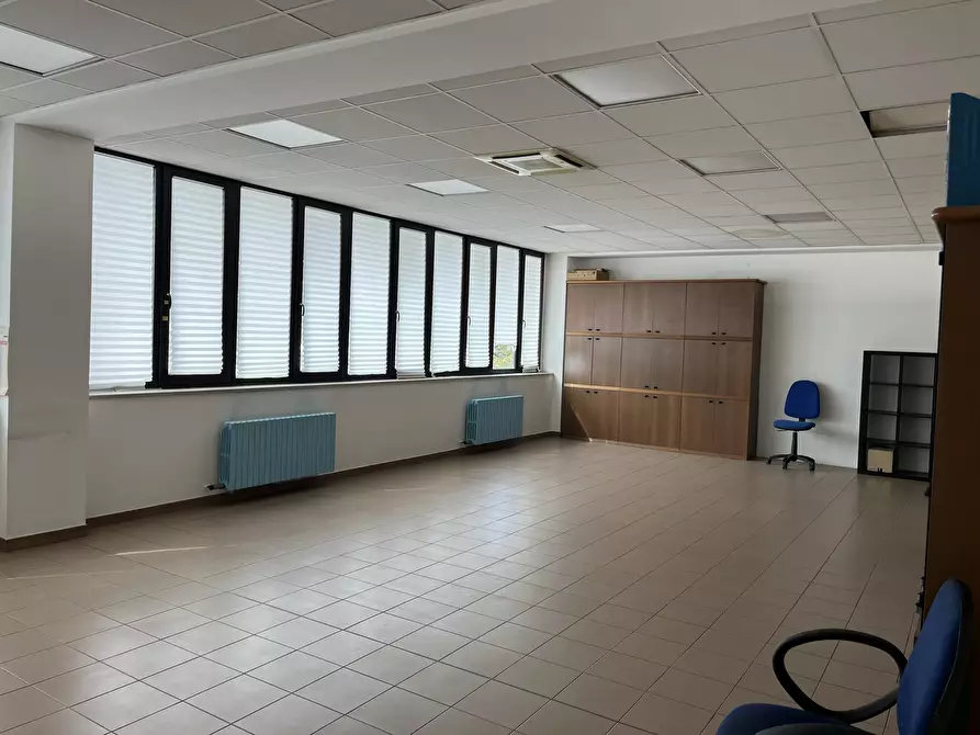 Immagine 8 di Negozio in vendita  128/23 a Torino