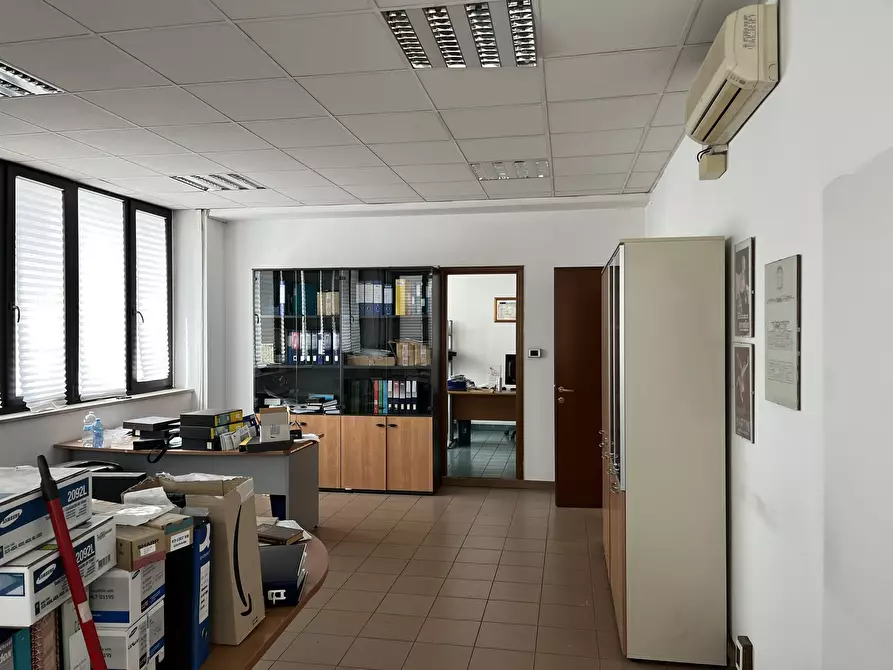 Immagine 10 di Negozio in vendita  128/23 a Torino