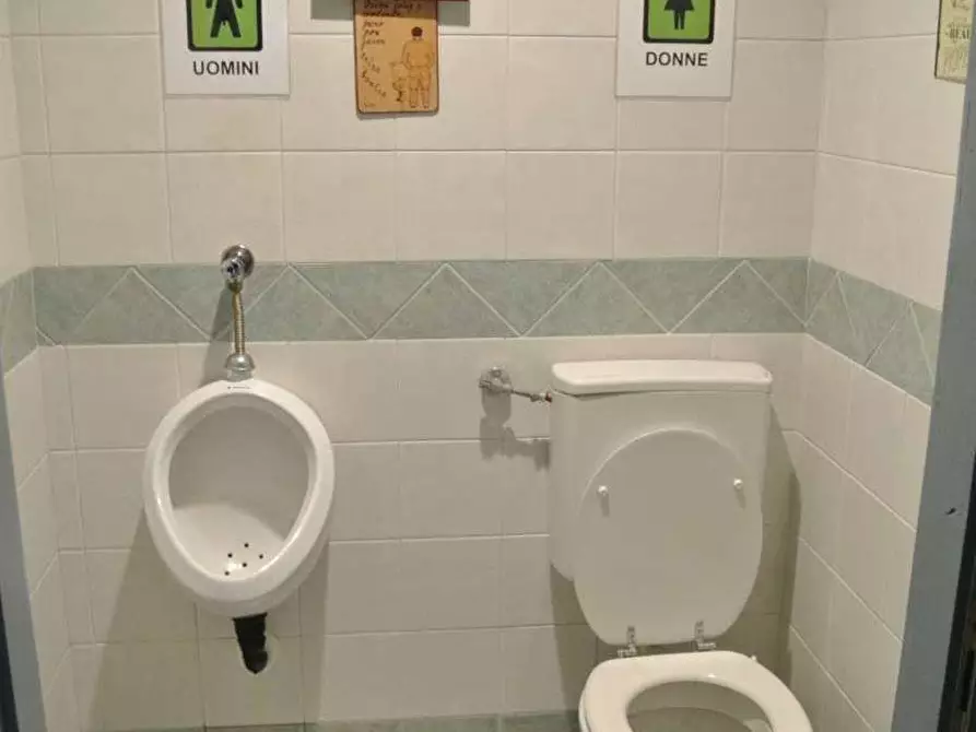 Immagine 4 di Negozio in vendita  3 a Torino