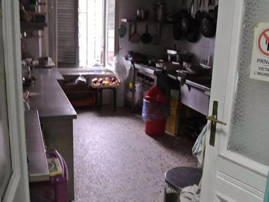 Immagine 8 di Negozio in vendita  3 a Torino