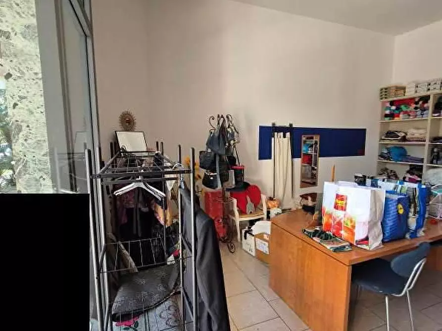 Immagine 6 di Negozio in vendita  51 a Loano