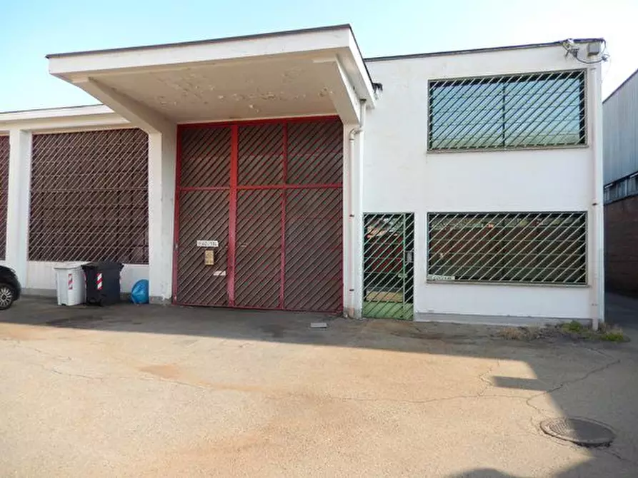 Immagine 2 di Negozio in vendita  67 a Druento