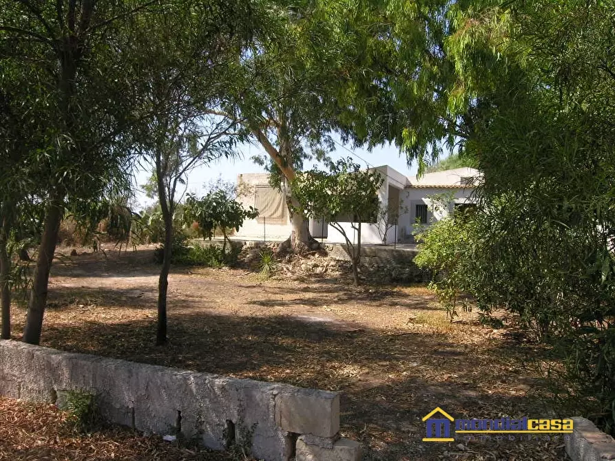 Immagine 2 di Villa in vendita  a Pachino