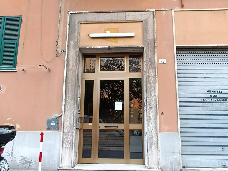 Immagine 2 di Appartamento in vendita  a Genova