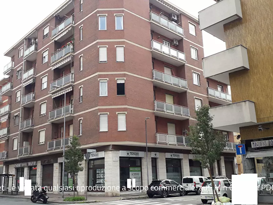 Immagine 2 di Negozio in vendita  54 a Moncalieri