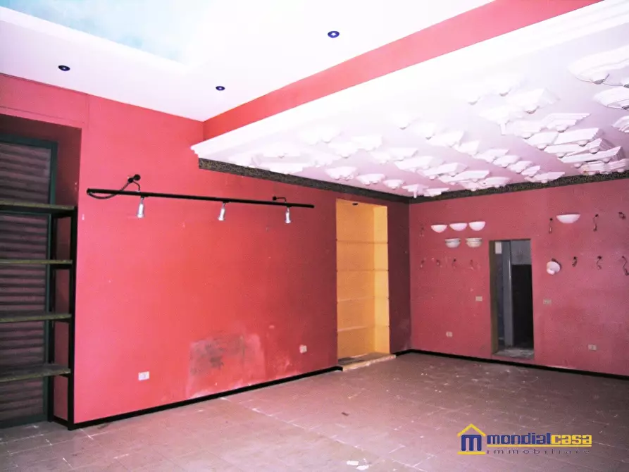 Immagine 2 di Negozio in vendita  45 a Pachino