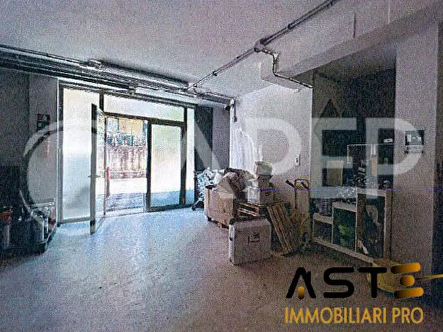 Immagine 1 di Negozio in vendita  a Rubano