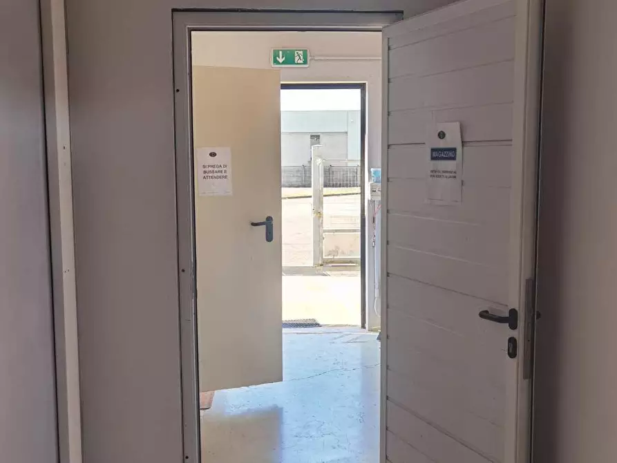 Immagine 10 di Ufficio in vendita  10 a Rondissone
