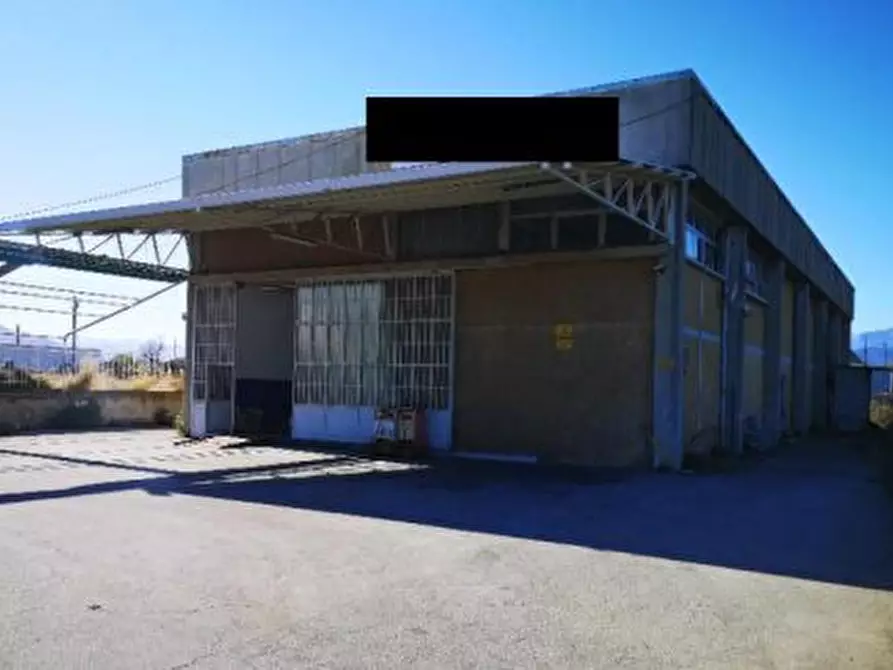 Immagine 4 di Negozio in vendita  SNC a Albenga