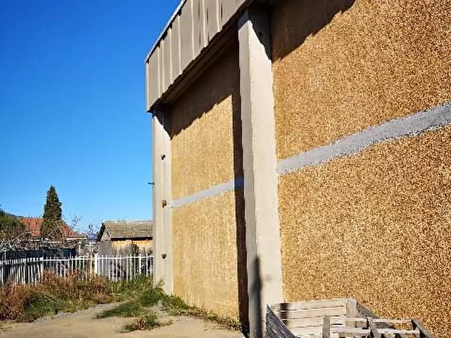 Immagine 5 di Negozio in vendita  SNC a Albenga