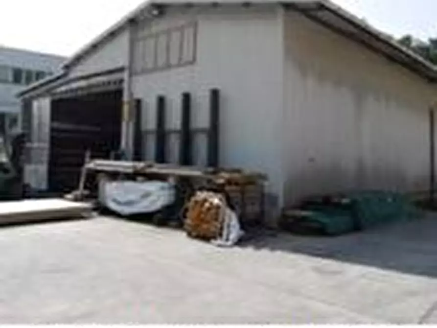 Immagine 2 di Negozio in vendita  137 a Albissola Marina