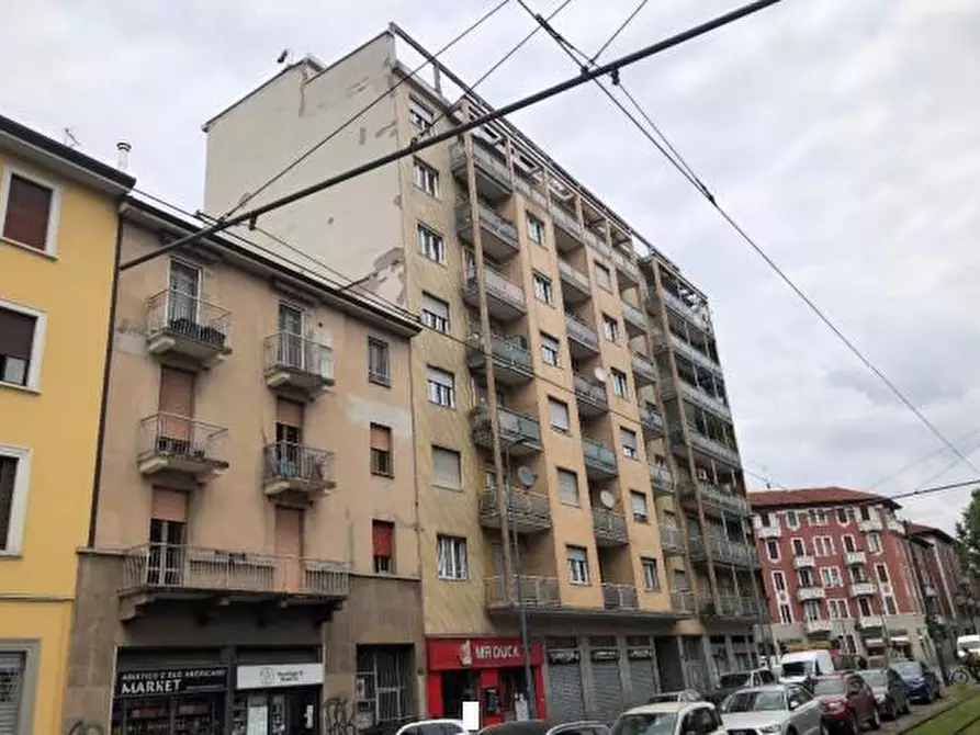 Immagine 3 di Negozio in vendita  80 a Milano