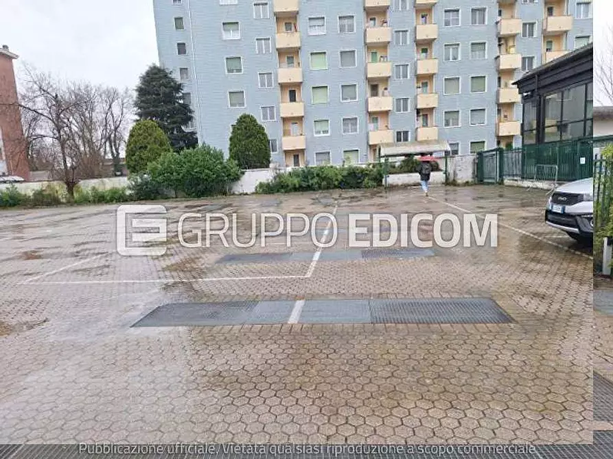 Immagine 2 di Negozio in vendita  115 a Milano