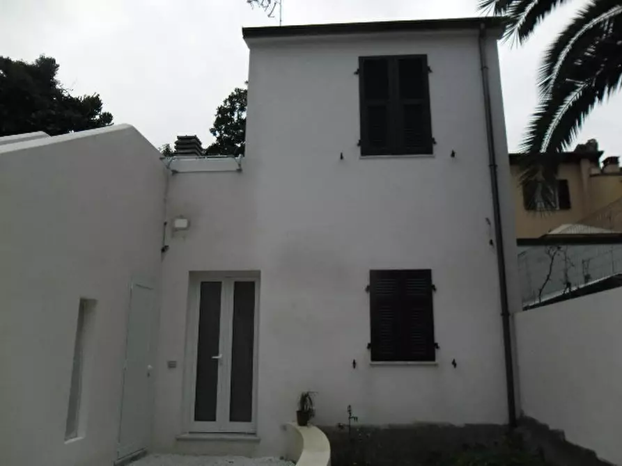 Immagine 5 di Casa semindipendente in vendita  a Carrara