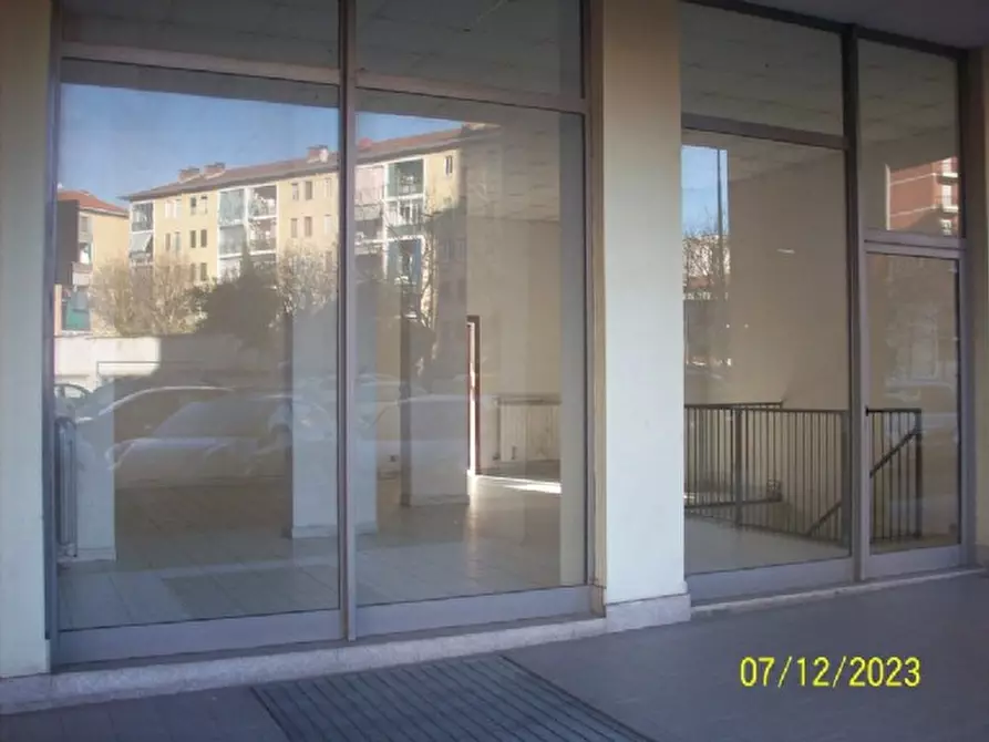 Immagine 3 di Negozio in vendita  33 a Torino
