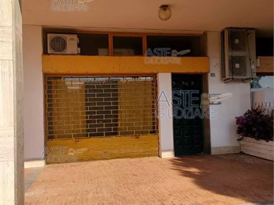 Immagine 9 di Negozio in vendita  4 C a Martinsicuro