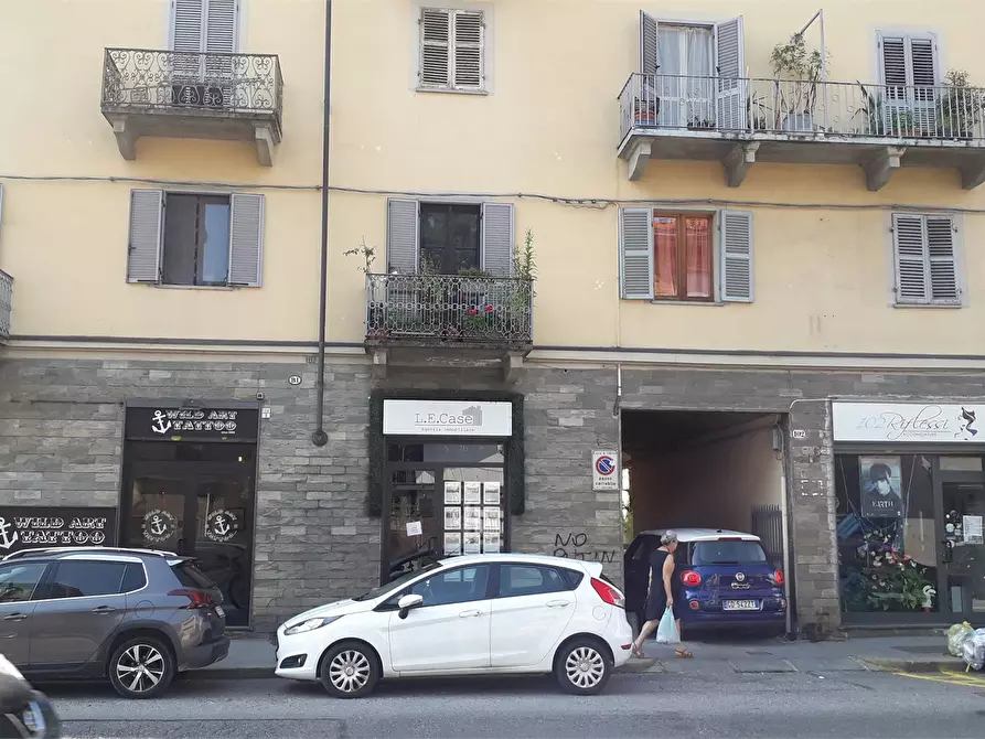 Immagine 2 di Negozio in vendita  104 a Torino