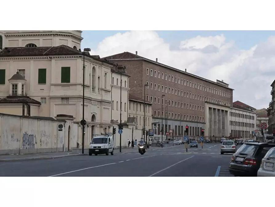 Immagine 2 di Negozio in vendita  5 a Torino