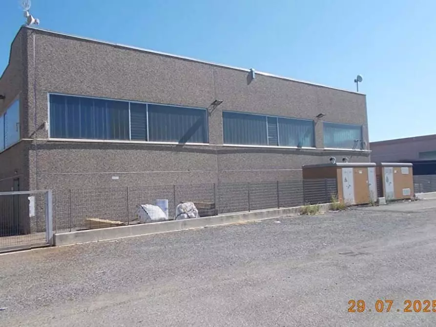 Immagine 6 di Negozio in vendita  4 a Volpiano