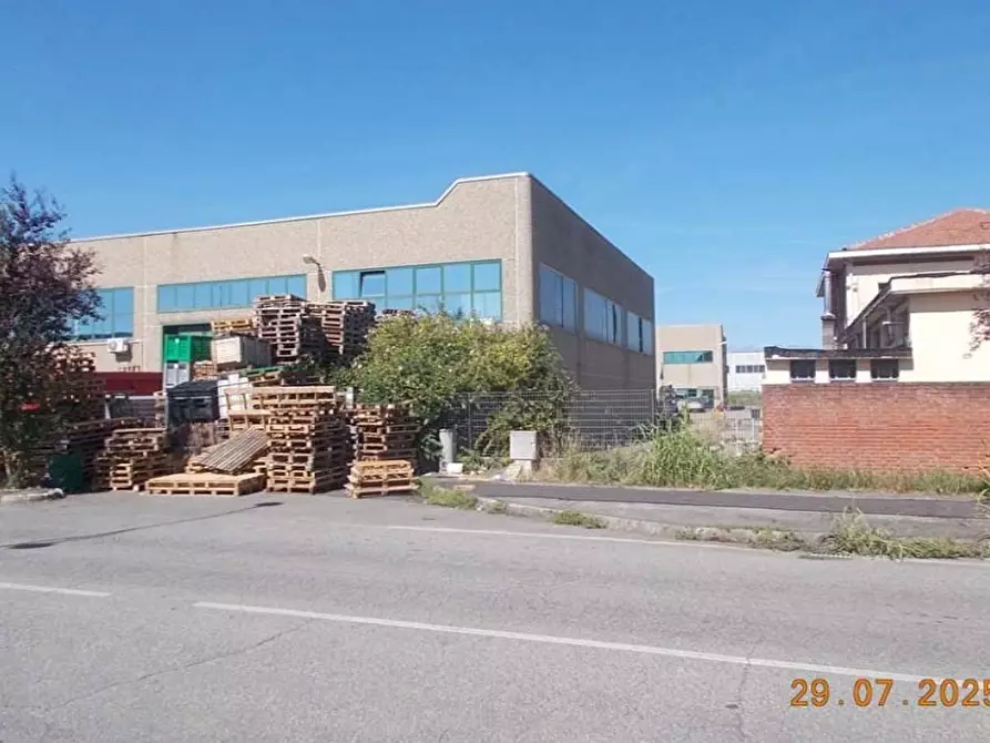 Immagine 5 di Negozio in vendita  4 a Volpiano