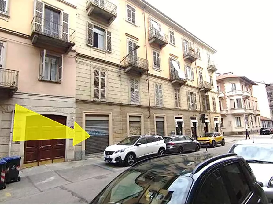 Immagine 2 di Negozio in vendita  27 a Torino
