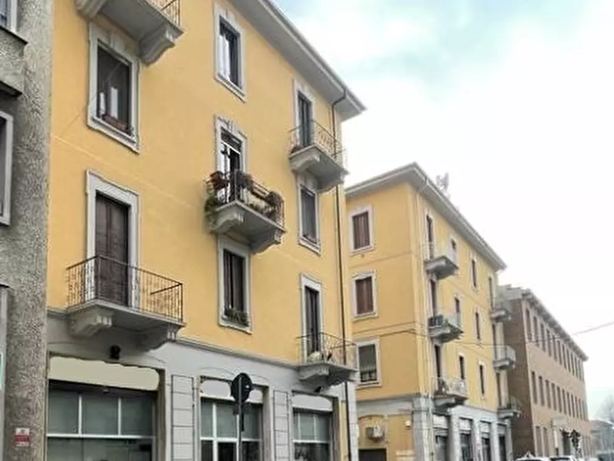 Immagine 1 di Negozio in vendita  1 a Busto Arsizio