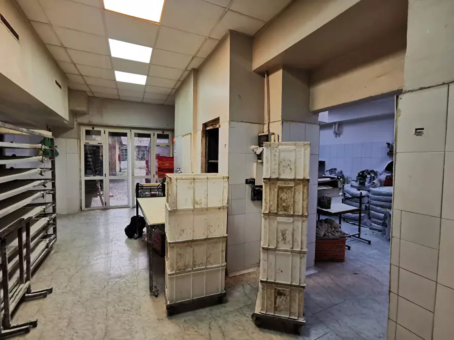 Immagine 7 di Negozio in vendita  205 a Torino