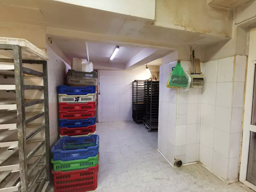 Immagine 9 di Negozio in vendita  205 a Torino