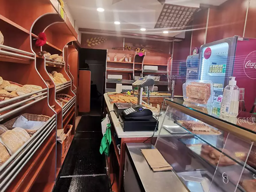 Immagine 4 di Negozio in vendita  205 a Torino