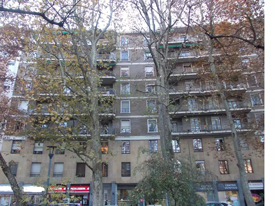 Immagine 2 di Negozio in vendita  19 a Milano