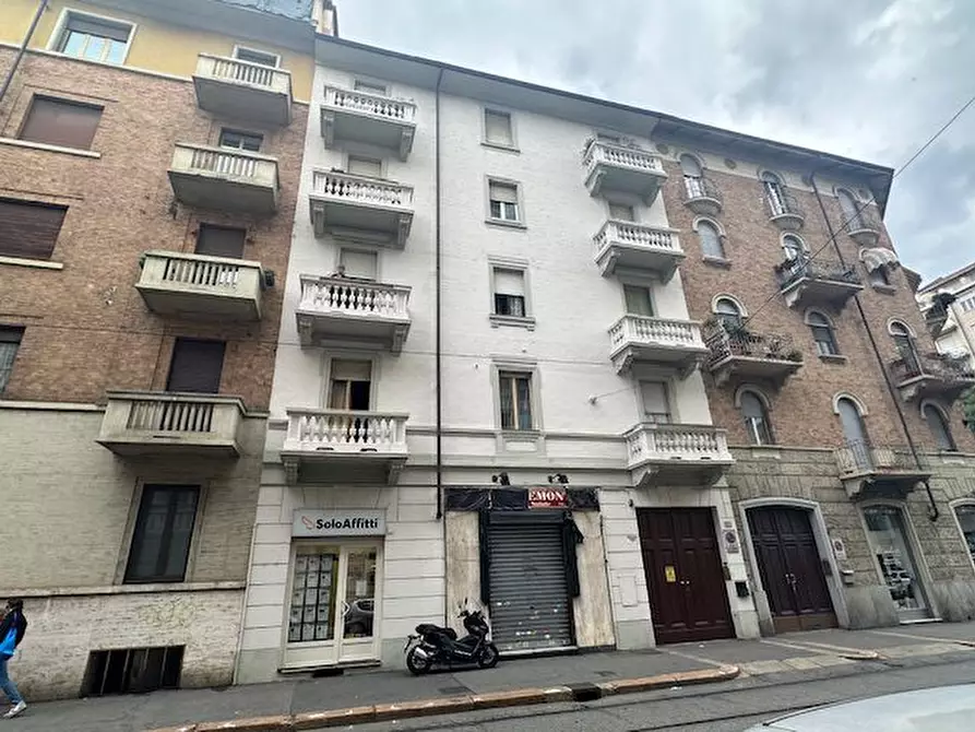 Immagine 5 di Negozio in vendita  84 a Torino
