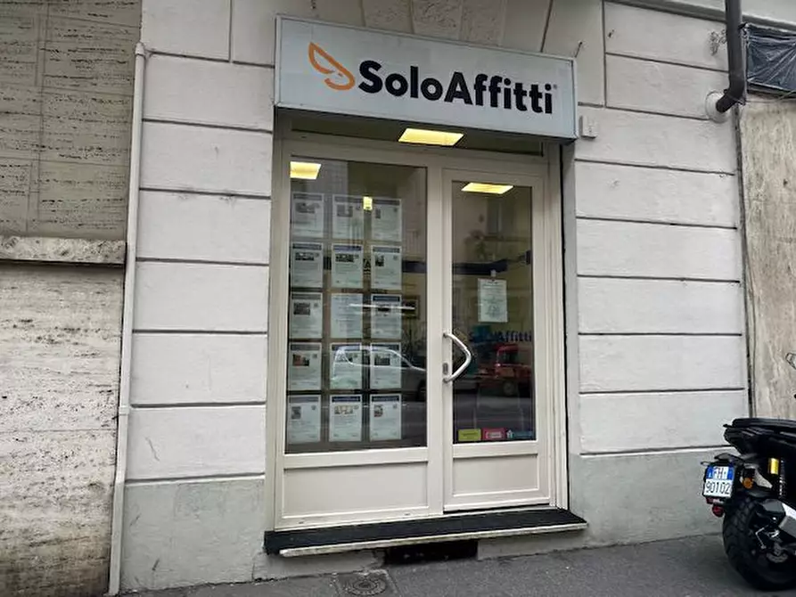 Immagine 8 di Negozio in vendita  84 a Torino