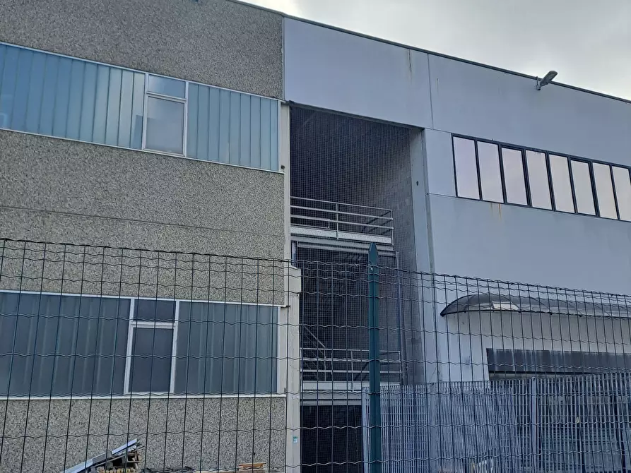 Immagine 3 di Negozio in vendita  8 a Rosta