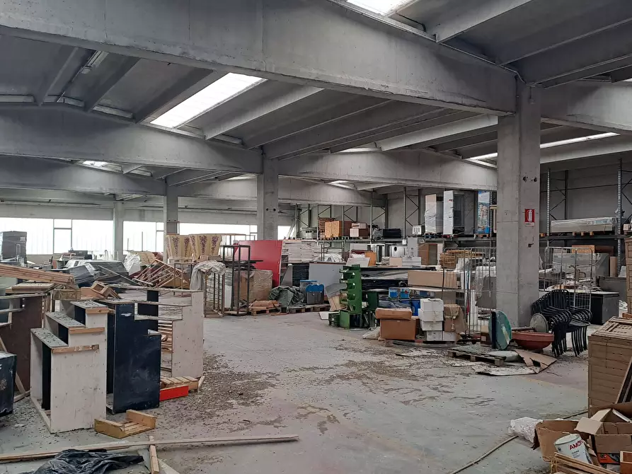 Immagine 10 di Negozio in vendita  8 a Rosta