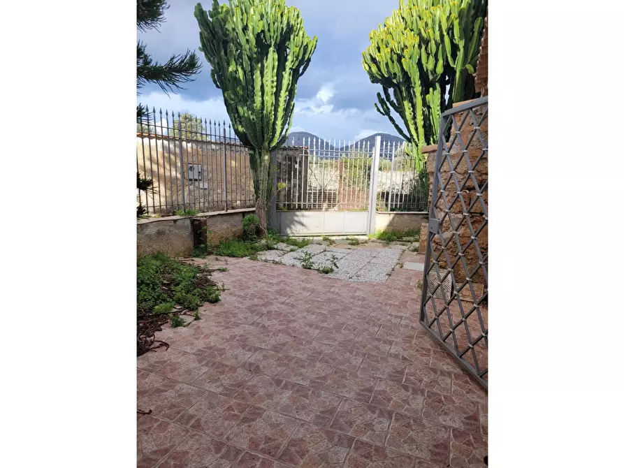 Immagine 1 di Villa in vendita  a Palermo