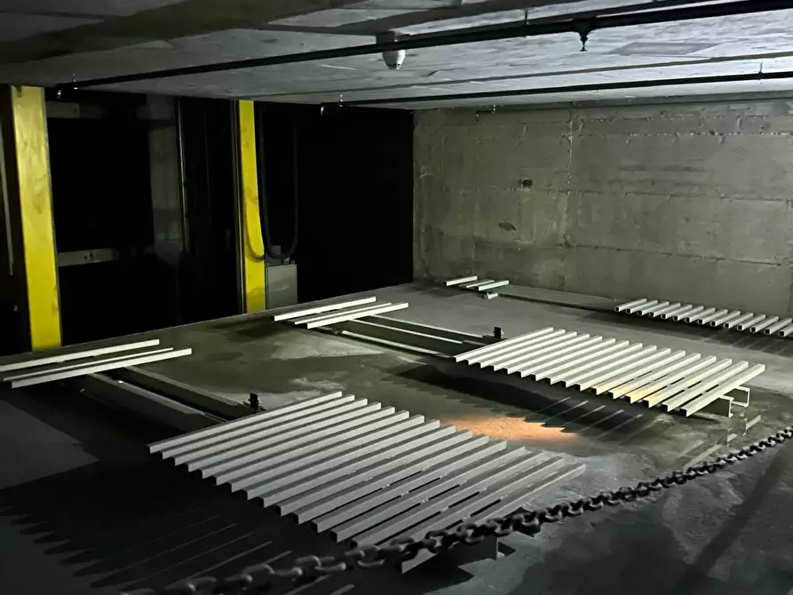 Immagine 7 di Garage in vendita  45 a Torino