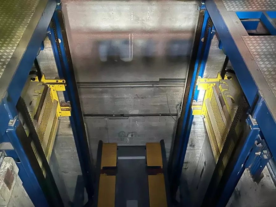 Immagine 8 di Garage in vendita  45 a Torino