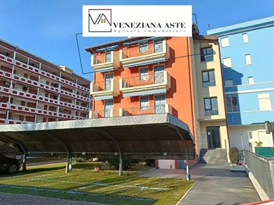 Immagine 1 di Appartamento in vendita  100 a Caorle