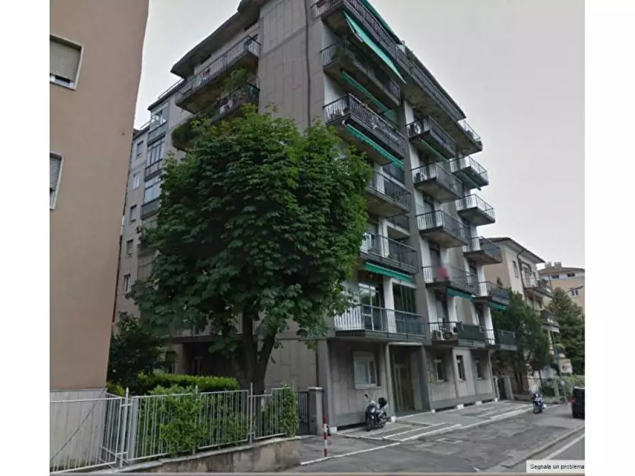Immagine 1 di Appartamento in vendita  a Verona