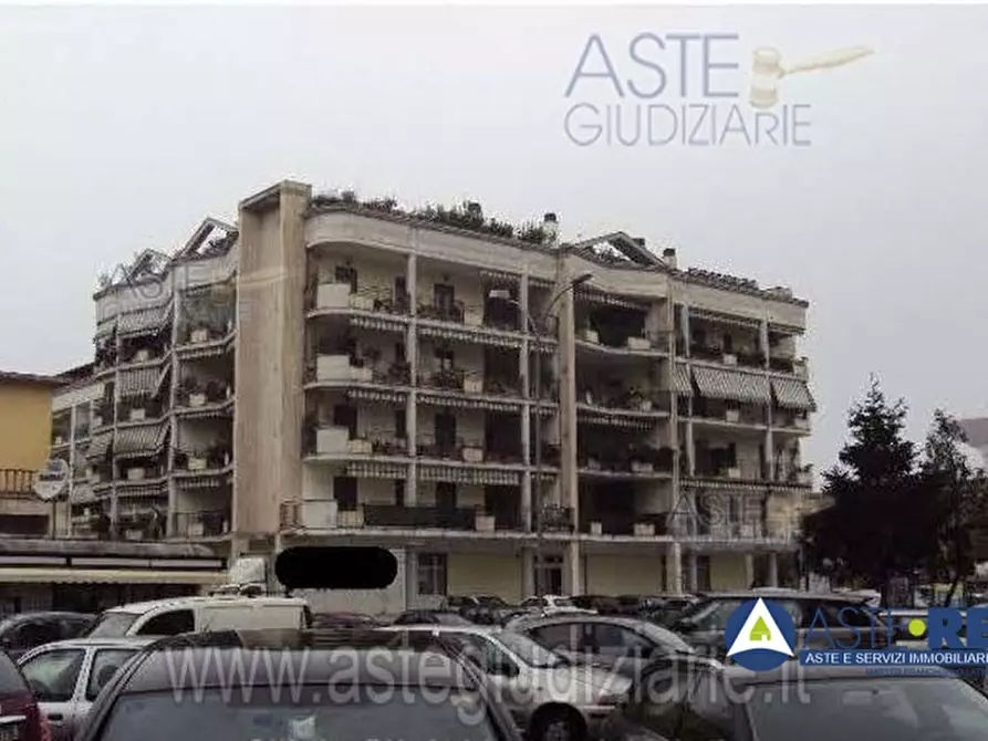 Immagine 1 di Rustico / casale in vendita  3-11 a Latina