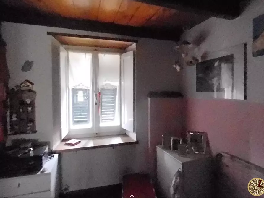 Immagine 9 di Rustico / casale in vendita  a Podenzana