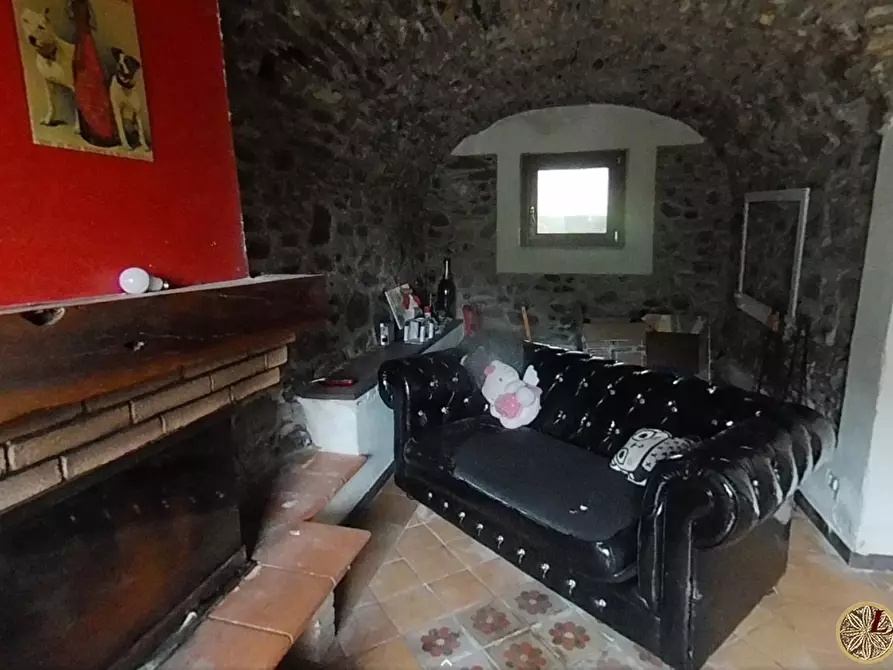 Immagine 7 di Rustico / casale in vendita  a Podenzana