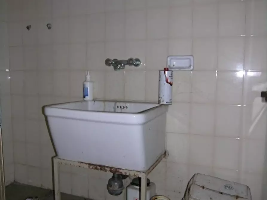 Immagine 7 di Garage in vendita  a Pachino